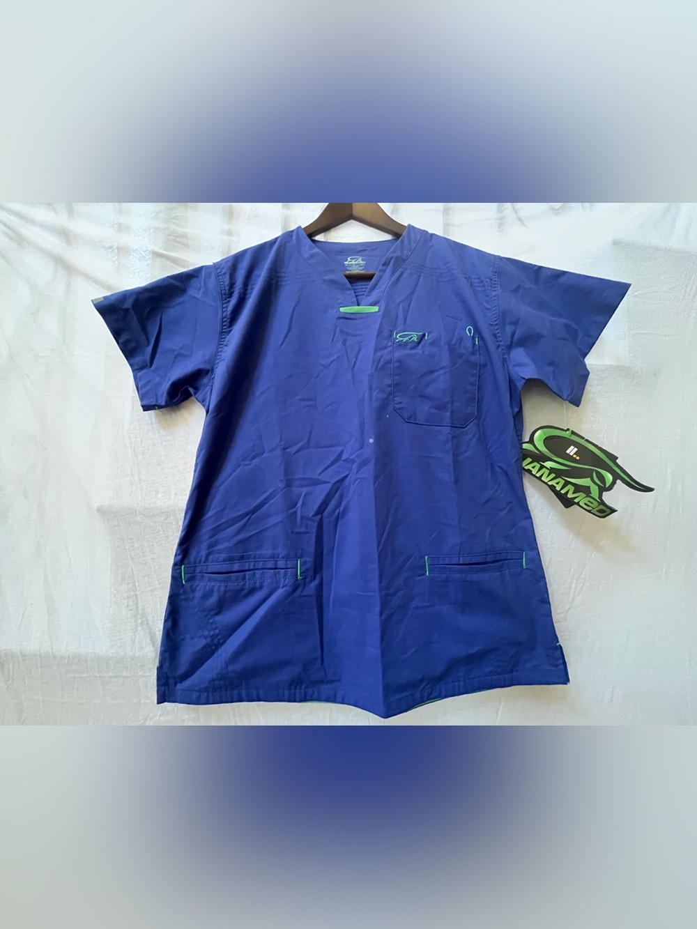 Iguana med  Medical Scrub Top in Royal Blue with Green Trim Sz small